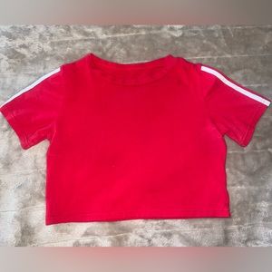 WOMEN’S CROPPED SHORT SLEEVE RED SHIRT WITH WHITE STRIPES ON SLEEVES